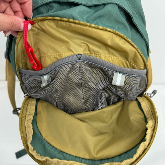 Osprey Daylight Duffle Hiking Backpack Green Unisex - Picture 6 of 13